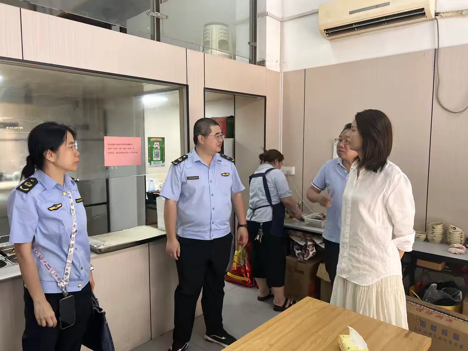 简篇-仓前街道开展高考前食品安全检查专项行动